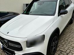 Weiß Gebraucht 2019 Mercedes GLB250 AMG line SUV | 37.500 €