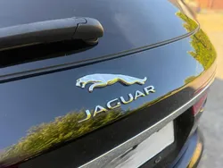 Schwarz Gebraucht 2019 Jaguar XF R-Sport Limousine | 25.000 €
