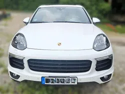 Weiß Gebraucht 2017 Porsche Cayenne S E-Hybrid Platinum Edition SUV | 35.000 € (Teuer)