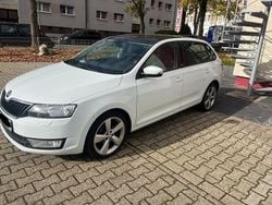 Weiß Gebraucht 2015 Skoda Rapid Limousine | 7.250 €
