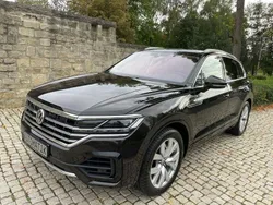 Braun Gebraucht 2020 VW Touareg R-line SUV | 49.000 € (Teuer)