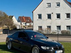Schwarz Gebraucht 2009 BMW 330 M Sport Coupé | 10.390 € (Fairer Preis)