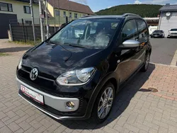 Schwarz Gebraucht 2013 VW cross up! Kleinwagen | 7.990 € (Etwas zu teuer)