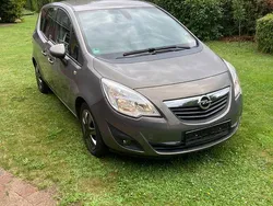 Braun Gebraucht 2011 Opel Meriva S Van / Kleinbus | 3.699 € (Etwas zu teuer)