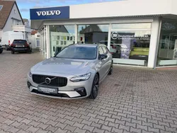 Silver dawn / metallic Gebraucht 2023 Volvo V90 Plus Kombi | 47.990 € (Etwas zu teuer)
