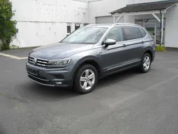 Grau Gebraucht 2020 VW Tiguan Allspace Highline SUV | 25.000 € (Superpreis)