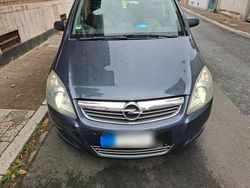 Grau Gebraucht 2008 Opel Zafira Van / Kleinbus | 2.300 € (Fairer Preis)
