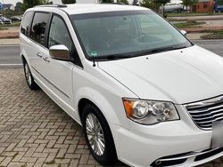 Weiß Gebraucht 2014 Chrysler Grand Voyager Limited Van / Kleinbus | 13.499 €
