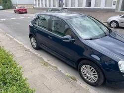 Blau Gebraucht 2004 VW Golf V Kleinwagen | 3.000 € (Etwas zu teuer)