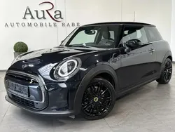White silver met. Gebraucht 2022 Mini Cooper SE Classic Kleinwagen | 16.625 € (Fairer Preis)