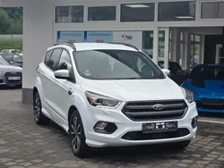 Weiß Gebraucht 2017 Ford Kuga ST-Line SUV | 13.900 € (Fairer Preis)