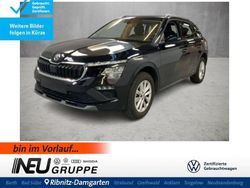Blackmagic (metallic) Gebraucht 2024 Skoda Kamiq Selection SUV | 22.779 € (Fairer Preis)