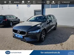 Grau Gebraucht 2023 Volvo V60 Core Kombi | 38.491 € (Fairer Preis)