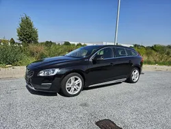 Onyx black / metallic Gebraucht 2015 Volvo V60 Momentum Kombi | 13.500 € (Superpreis)