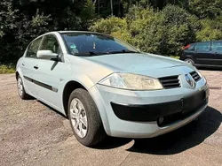 Grün Gebraucht 2003 Renault Mégane II Limousine | 1.200 € (Guter Preis)
