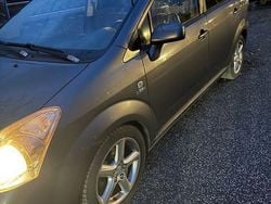 Grau Gebraucht 2009 Toyota Corolla Verso Van / Kleinbus | 2.900 € (Fairer Preis)