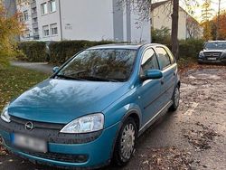 Blau Gebraucht 2002 Opel Corsa Kleinwagen | 900 € (Guter Preis)