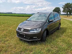 Braun Gebraucht 2018 VW Sharan Comfortline Van / Kleinbus | 19.800 € (Guter Preis)