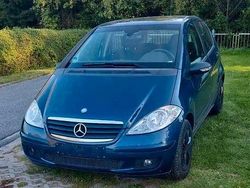 Blau Gebraucht 2007 Mercedes A180 Kleinwagen | 2.899 € (Fairer Preis)