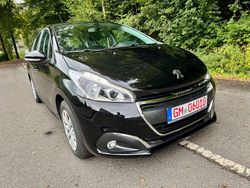 Schwarz Gebraucht 2017 Peugeot 208 Kleinwagen | 8.399 € (Fairer Preis)