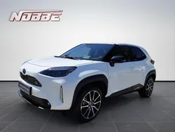 Schneeweiß Gebraucht 2022 Toyota Yaris Cross Sport SUV | 27.450 € (Etwas zu teuer)