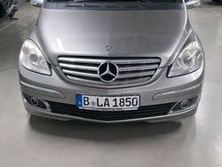 Grau Gebraucht 2005 Mercedes B200 Van / Kleinbus | 2.000 € (Fairer Preis)