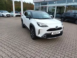 Platinumweiss/dach schwarz Gebraucht 2022 Toyota Yaris Cross Edition SUV | 28.900 € (Fairer Preis)