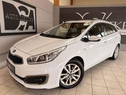 Weiß Gebraucht 2015 Kia Ceed Kleinwagen | 5.799 € (Guter Preis)