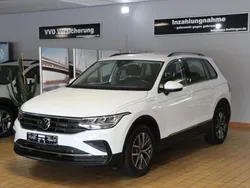 Weiß Gebraucht 2021 VW Tiguan Life SUV | 24.500 € (Fairer Preis)