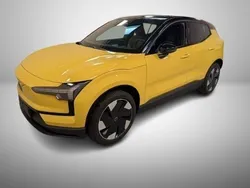 Moss yellow Neu 2024 Volvo EX30 Plus SUV | 34.850 €