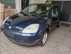 Blau Gebraucht 2004 Ford Fiesta Ambiente Kleinwagen | 1.990 € (Fairer Preis)