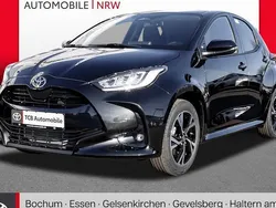 Schwarz Neu 2025 Toyota Yaris Hybrid Club Limousine | 25.479 € (Fairer Preis)