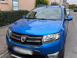 Blau Gebraucht 2016 Dacia Sandero Stepway Kleinwagen | 8.500 € (Etwas zu teuer)