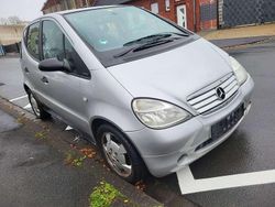 Silber Gebraucht 2000 Mercedes A160 Elegance Limousine | 1.950 € (Fairer Preis)