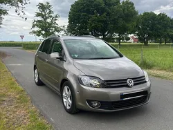 Braun Gebraucht 2011 VW Golf Plus Cross Team Van / Kleinbus | 6.850 € (Fairer Preis)
