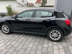 Schwarz Gebraucht 2016 Mercedes GLA200 Urban SUV | 19.600 € (Fairer Preis)
