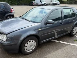 Grau Gebraucht 2000 VW Golf IV Basis Limousine | 2.600 € (Fairer Preis)