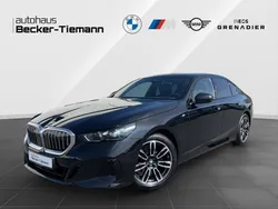 Saphirschwarz Gebraucht 2024 BMW 520 M Sport Limousine | 56.984 € (Fairer Preis)