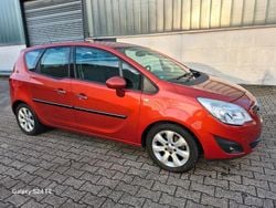 Schwarz Gebraucht 2012 Opel Meriva Van / Kleinbus | 3.900 € (Fairer Preis)