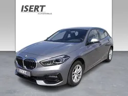 Grau Gebraucht 2023 BMW 118 Sport Line Kleinwagen | 25.840 € (Fairer Preis)