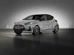 Weiß Gebraucht 2024 Toyota Yaris Hybrid Sport Limousine | 28.490 € (Etwas zu teuer)