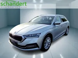 Brilliantsilber metallic (silber) metallic Gebraucht 2024 Skoda Octavia Style Kombi | 31.330 € (Guter Preis)