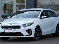 Weiß Gebraucht 2021 Kia Ceed Sportswagon Spirit Kombi | 19.500 € (Etwas zu teuer)