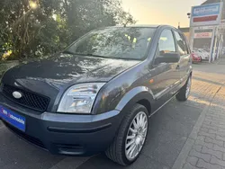 Grau Gebraucht 2005 Ford Fusion Ambiente Limousine | 2.850 € (Etwas zu teuer)