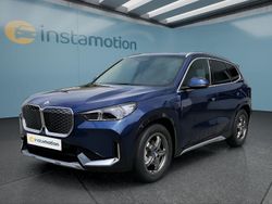 Blau Neu 2025 BMW iX1 xLine SUV | 55.299 € (Teuer)