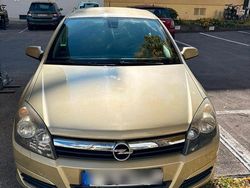 Gelb Gebraucht 2005 Opel Astra Kleinwagen | 2.350 € (Fairer Preis)