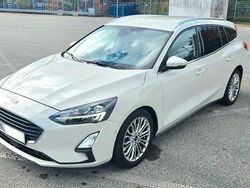 Weiß Gebraucht 2019 Ford Focus Titanium Limousine | 14.900 € (Guter Preis)