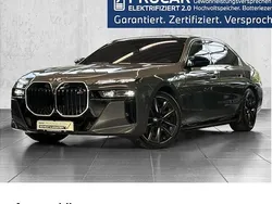 Grau Gebraucht 2024 BMW M760e Comfort Edition Limousine | 133.880 €