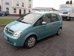 Grün Gebraucht 2003 Opel Meriva Cosmo Van / Kleinbus | 1.500 € (Guter Preis)