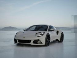 Grau Neu 2025 Lotus Emira Coupé | 102.510 € (Teuer)